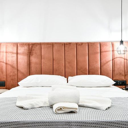 Aeolos Luxury Suites เอเธนส์ ภายนอก รูปภาพ